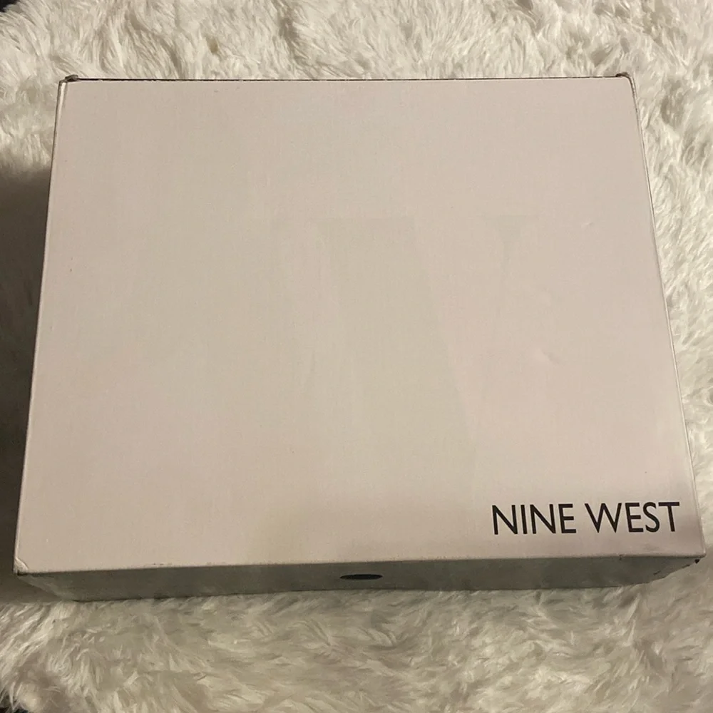 FINAL -NEW NINE WEST Rain Boots Size 9 - Picture 3 of 6